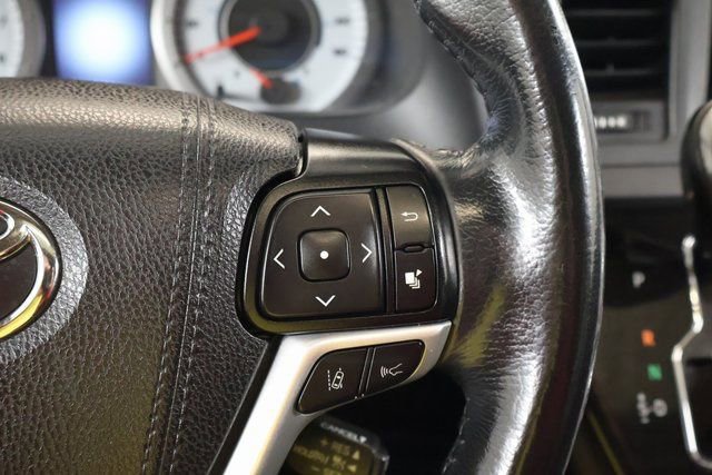 Used 2019 Toyota Sienna SE image 17