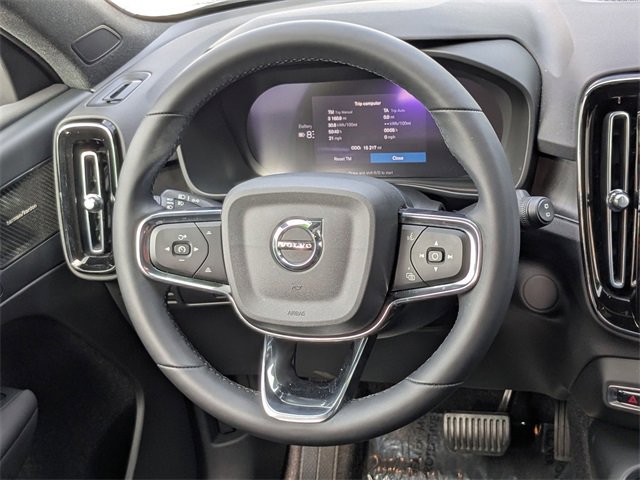 Used 2023 Volvo XC40 Recharge Ultimate image 17
