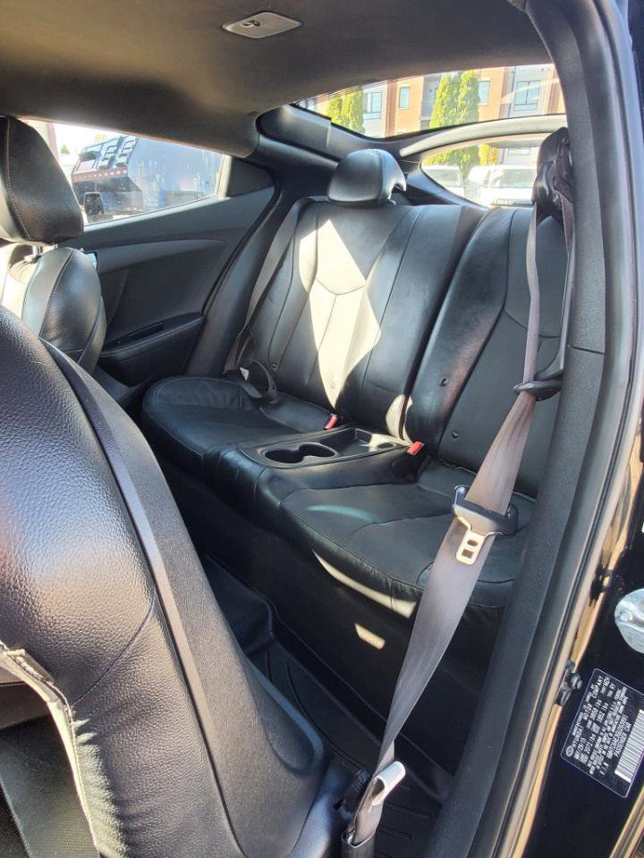 Used 2016 Hyundai Veloster Turbo FWD image 17
