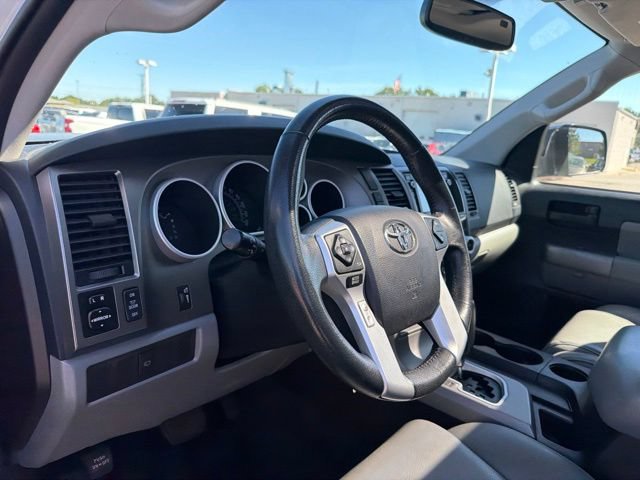 Used 2016 Toyota Sequoia SR5 w/ Premium Package AWD/4WD image 17