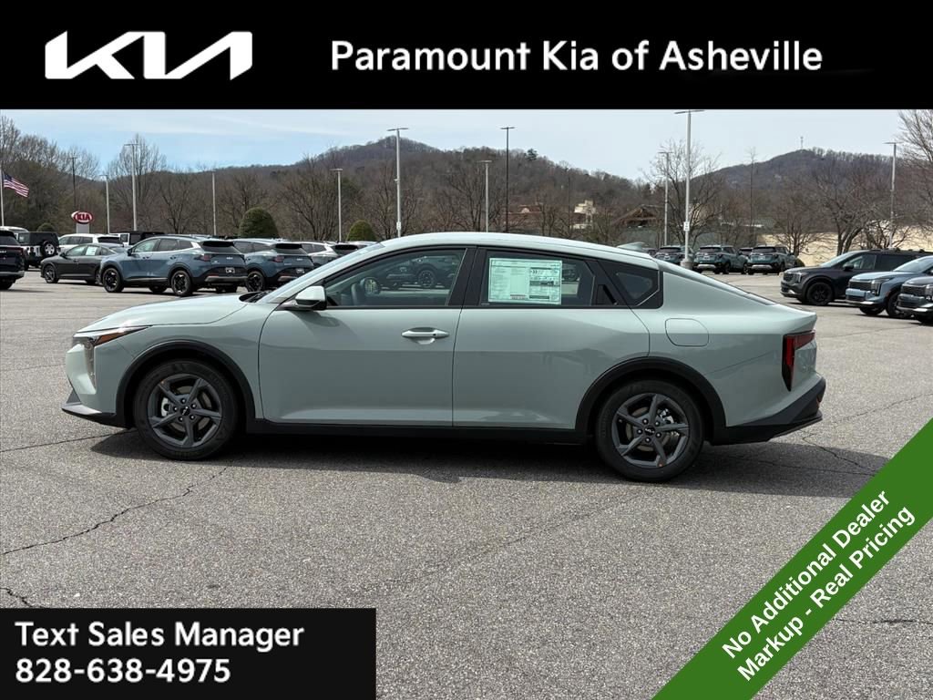 New 2026 Kia K4 LXS image 3