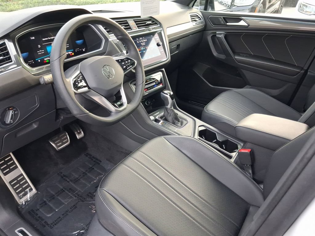 Certified 2024 Volkswagen Tiguan SE R-Line FWD image 13