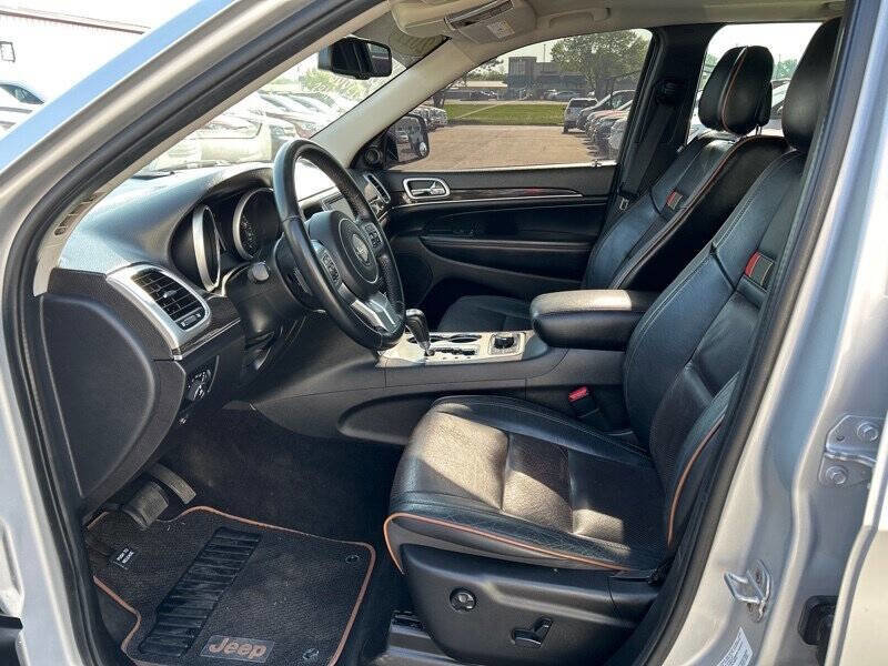 Used 2011 Jeep Grand Cherokee 70th Anniversary AWD/4WD image 10