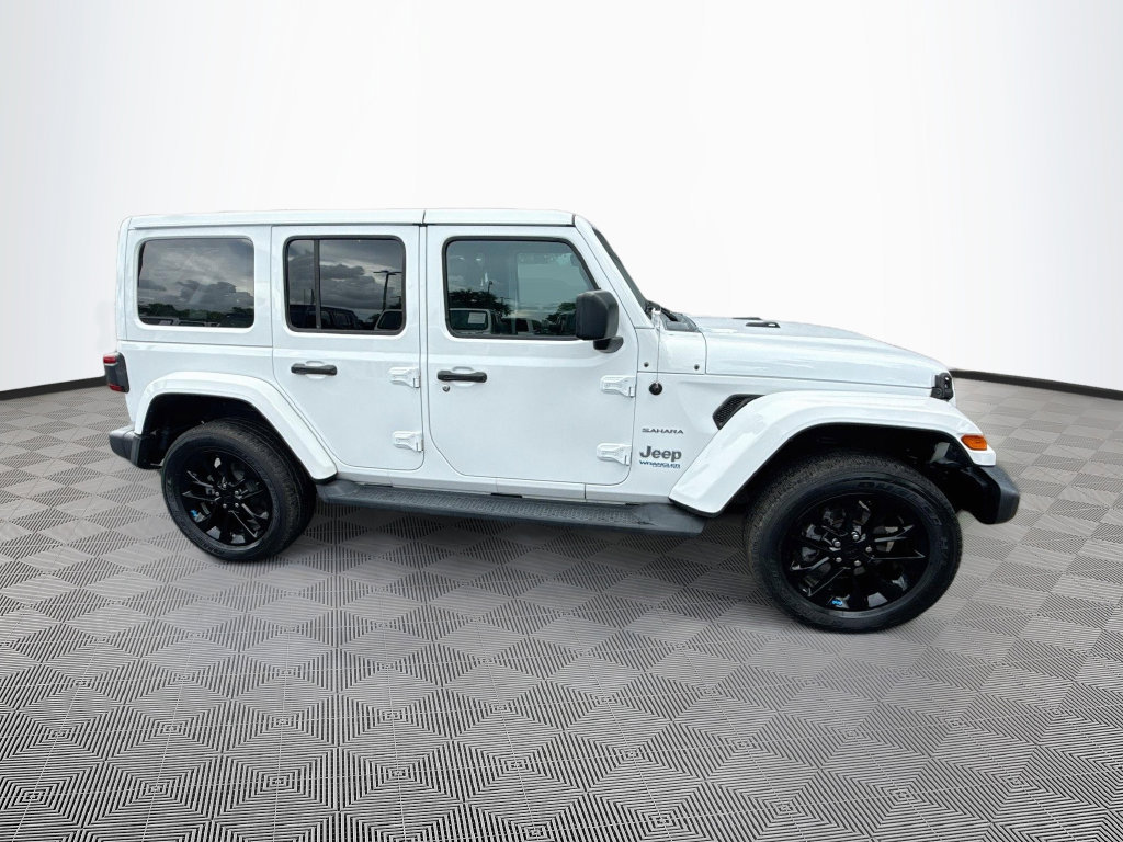 Certified 2022 Jeep Wrangler Unlimited Sahara w/ Cold Weather Group AWD/4WD image 5