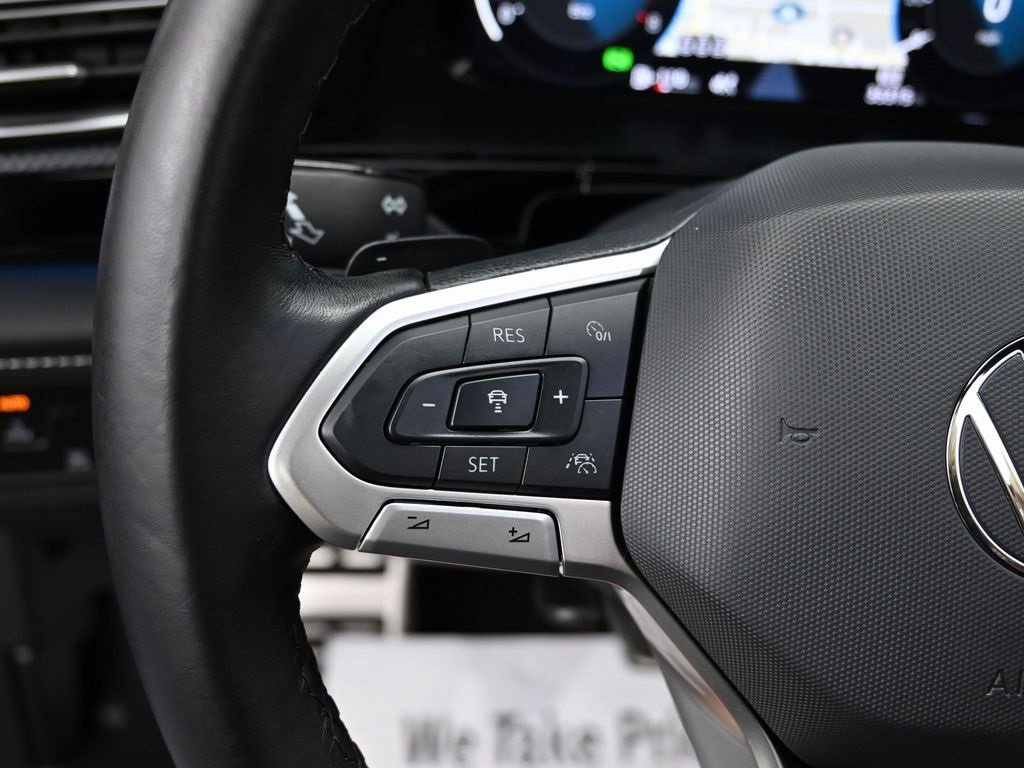 Used 2024 Volkswagen Atlas Cross Sport SEL Premium R-Line image 18
