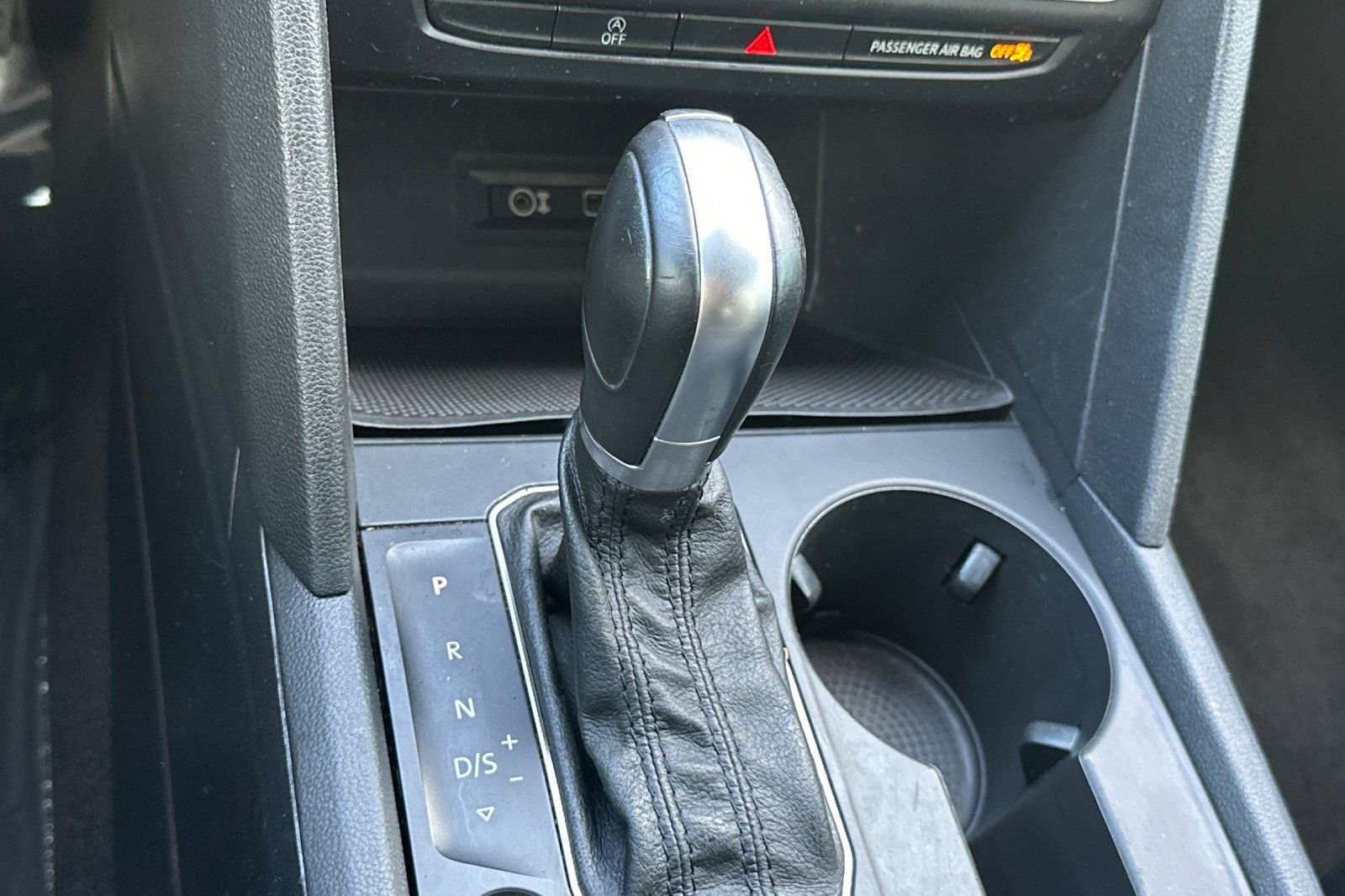 Used 2018 Volkswagen Atlas SE image 26