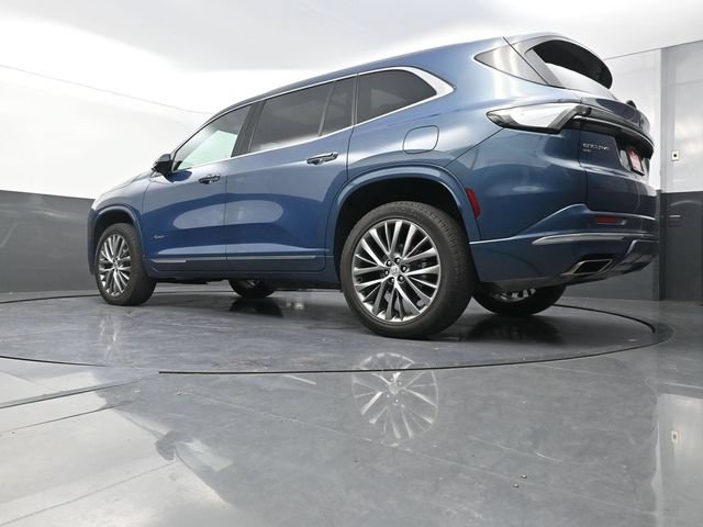 Used 2025 Buick Enclave Avenir AWD/4WD image 36