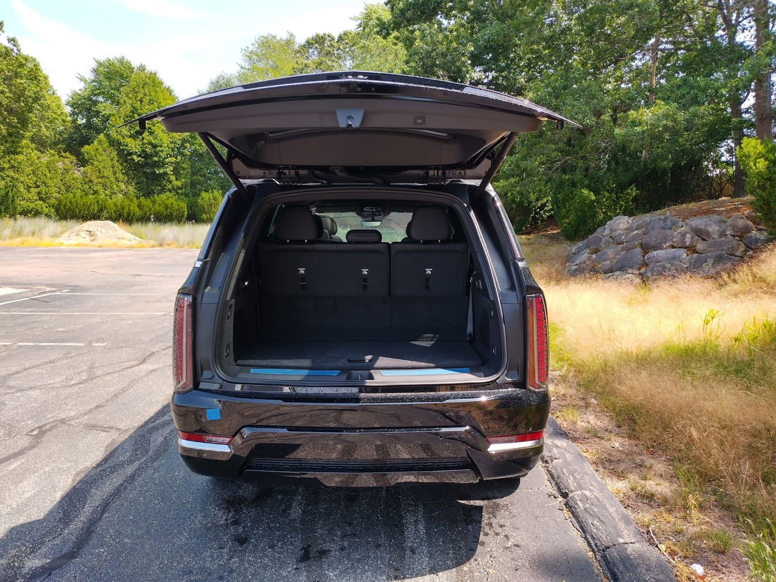 New 2026 Cadillac Escalade IQL Luxury image 28