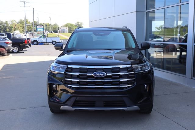 Certified 2025 Ford Explorer Active w/ Active Comfort Package AWD/4WD image 6