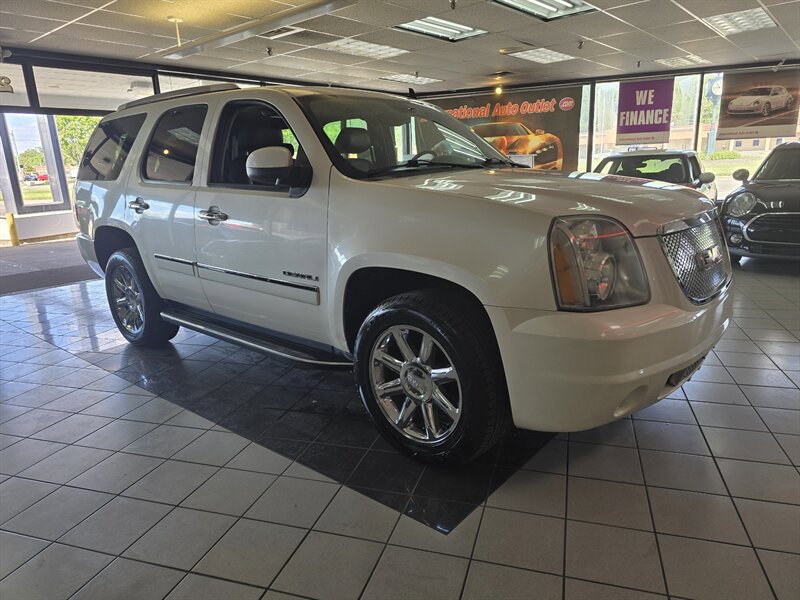 Used 2010 GMC Yukon Denali AWD/4WD image 3
