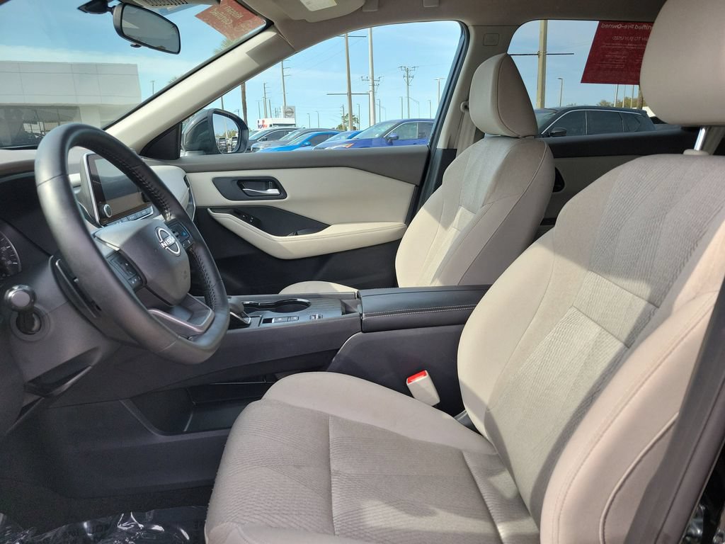 Certified 2025 Nissan Rogue SV FWD image 27