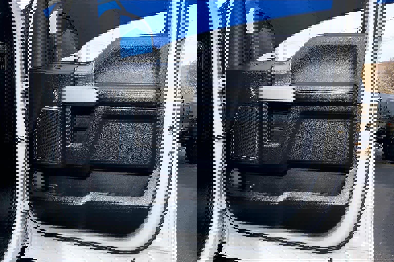 Used 2017 Ford F150 Lariat w/ Equipment Group 501A Mid image 23