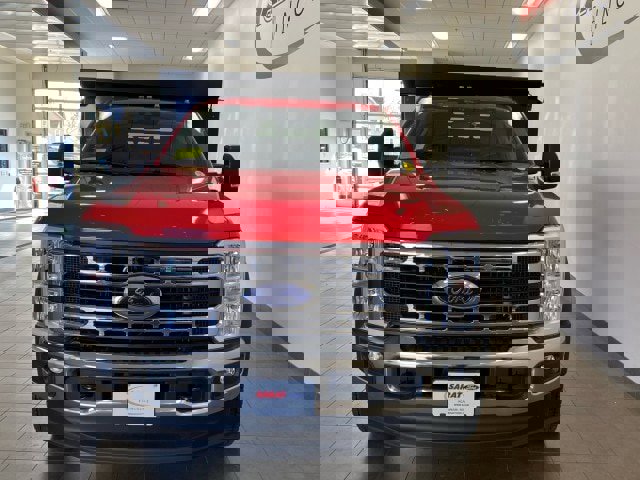 New 2025 Ford F550 4x4 Regular Cab Super Duty image 3