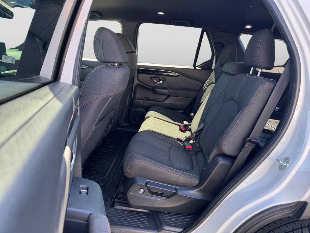 Used 2023 Honda Pilot Sport image 13