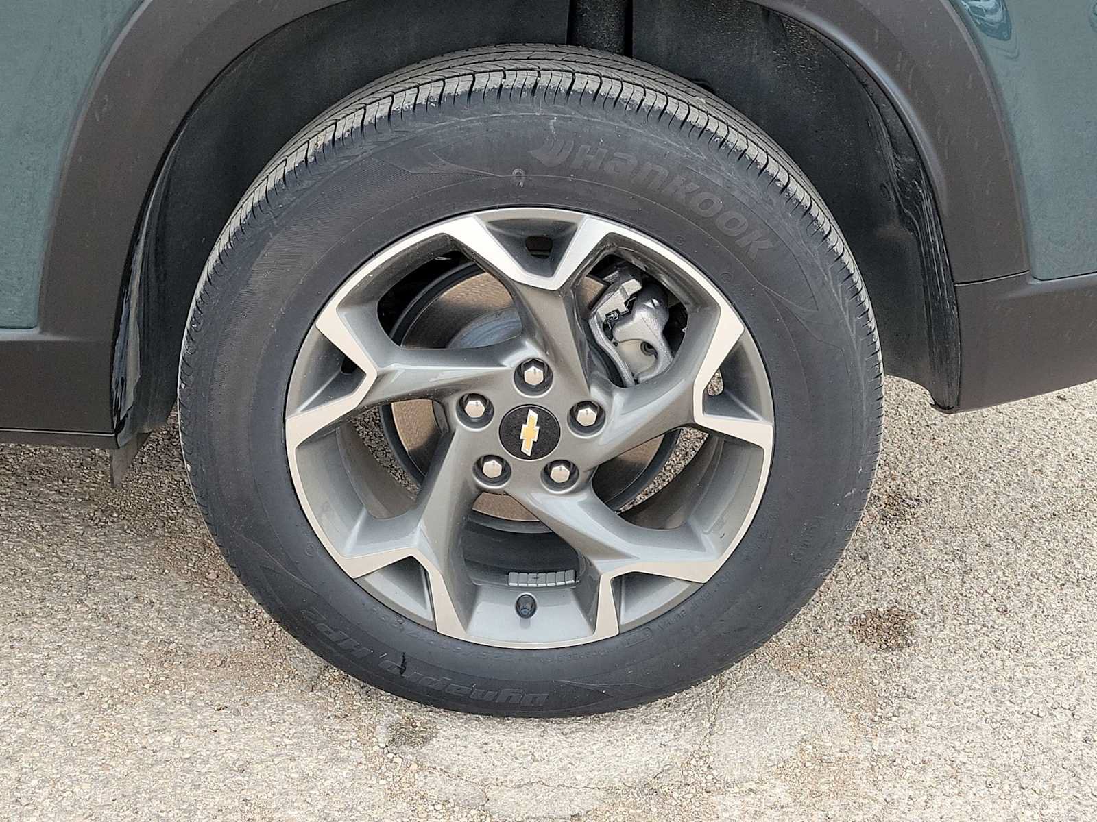 Used 2025 Chevrolet Trax LT FWD image 12