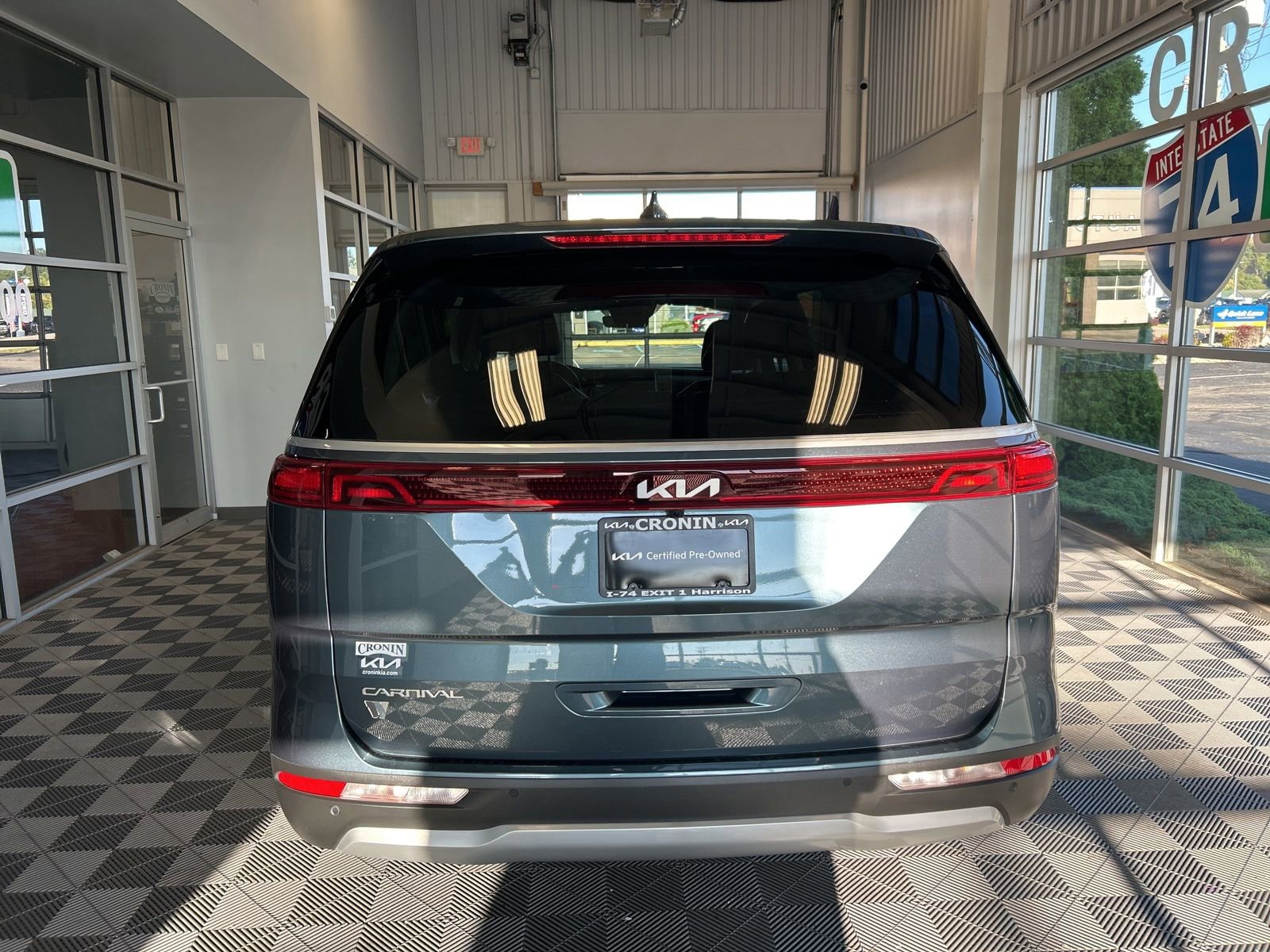 Certified 2024 Kia Carnival EX image 5