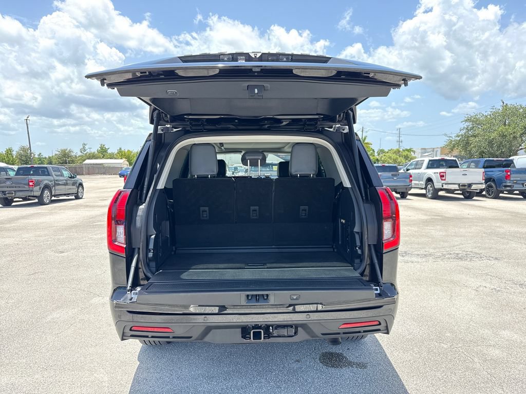 Certified 2025 Ford Expedition Active RWD image 33