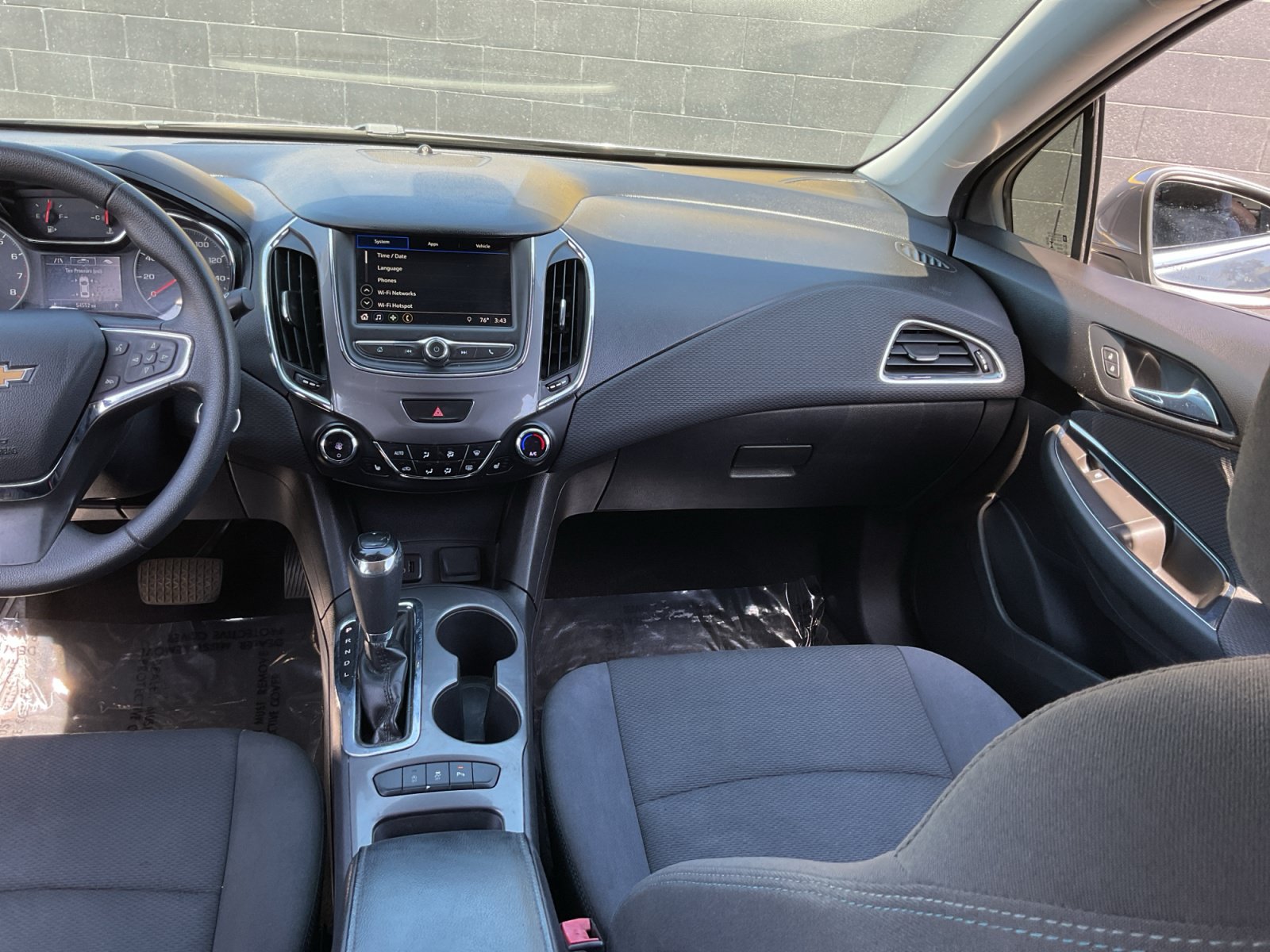 Used 2019 Chevrolet Cruze LT w/ Convenience Package FWD image 15