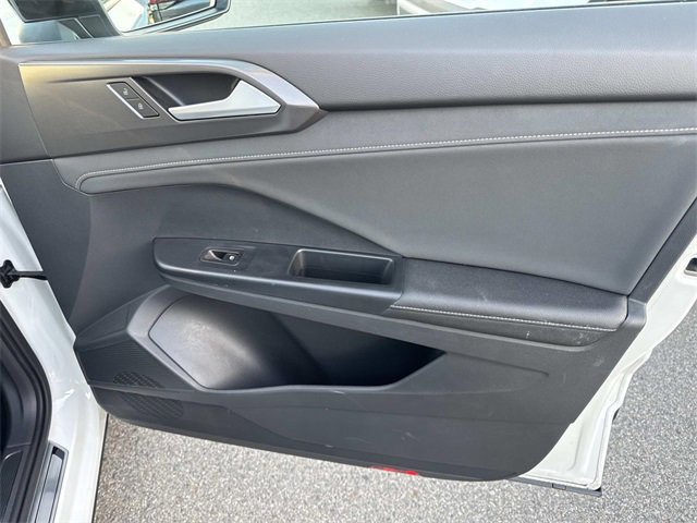 Used 2025 Volkswagen Taos SE image 26