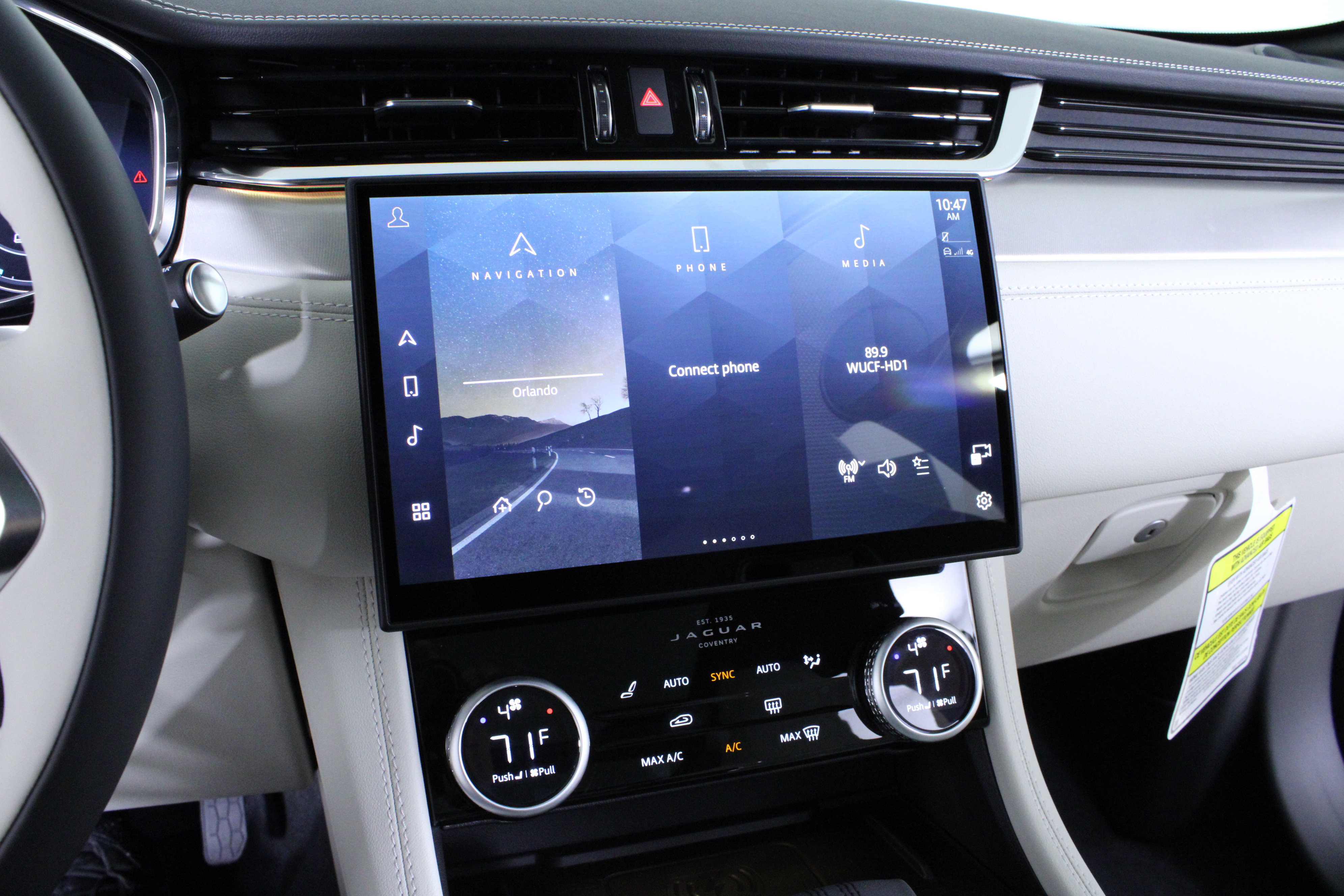 New 2026 Jaguar F-PACE R-Dynamic S image 19