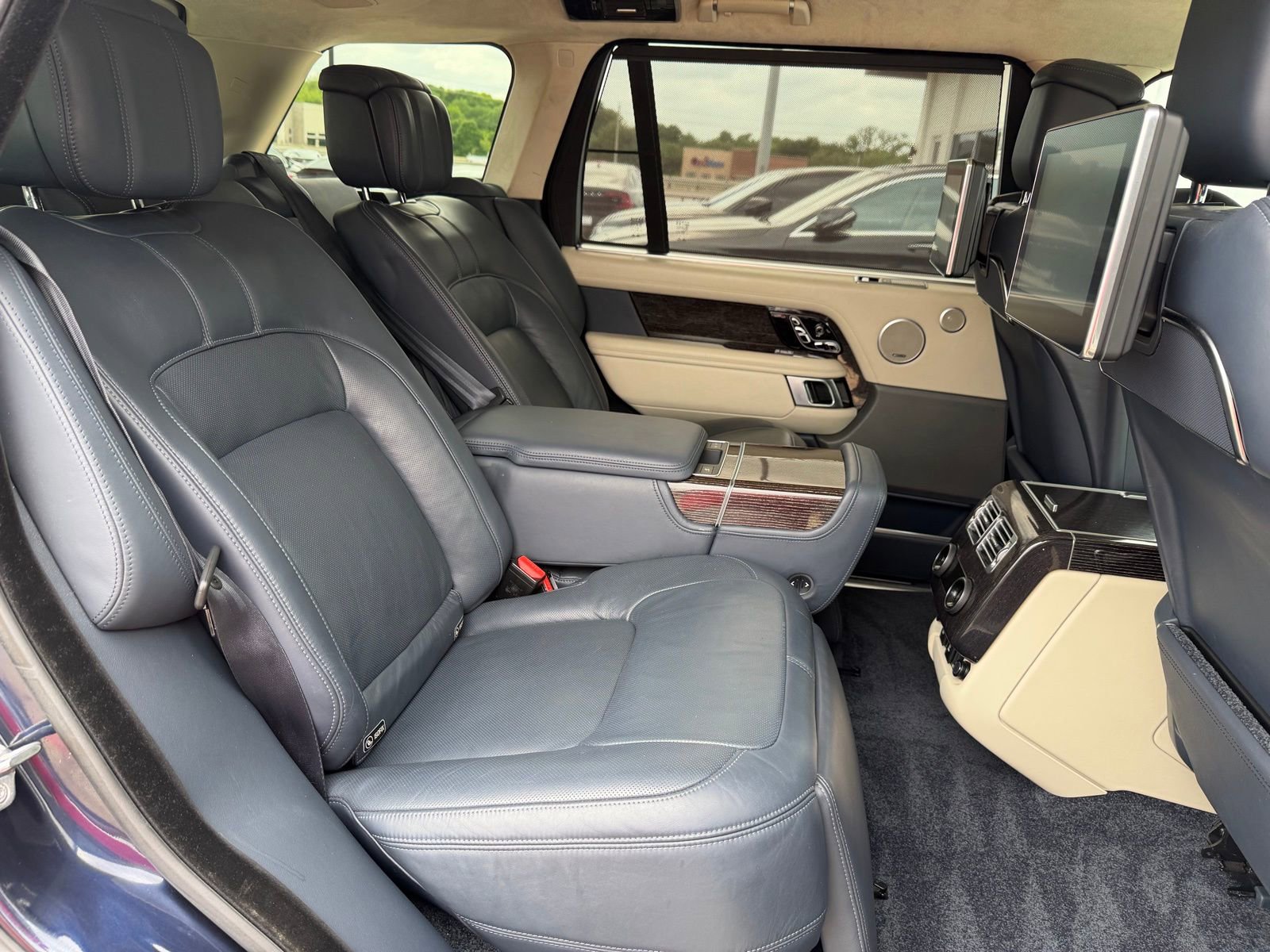 Used 2019 Land Rover Range Rover Long Wheelbase Autobiography AWD/4WD image 25