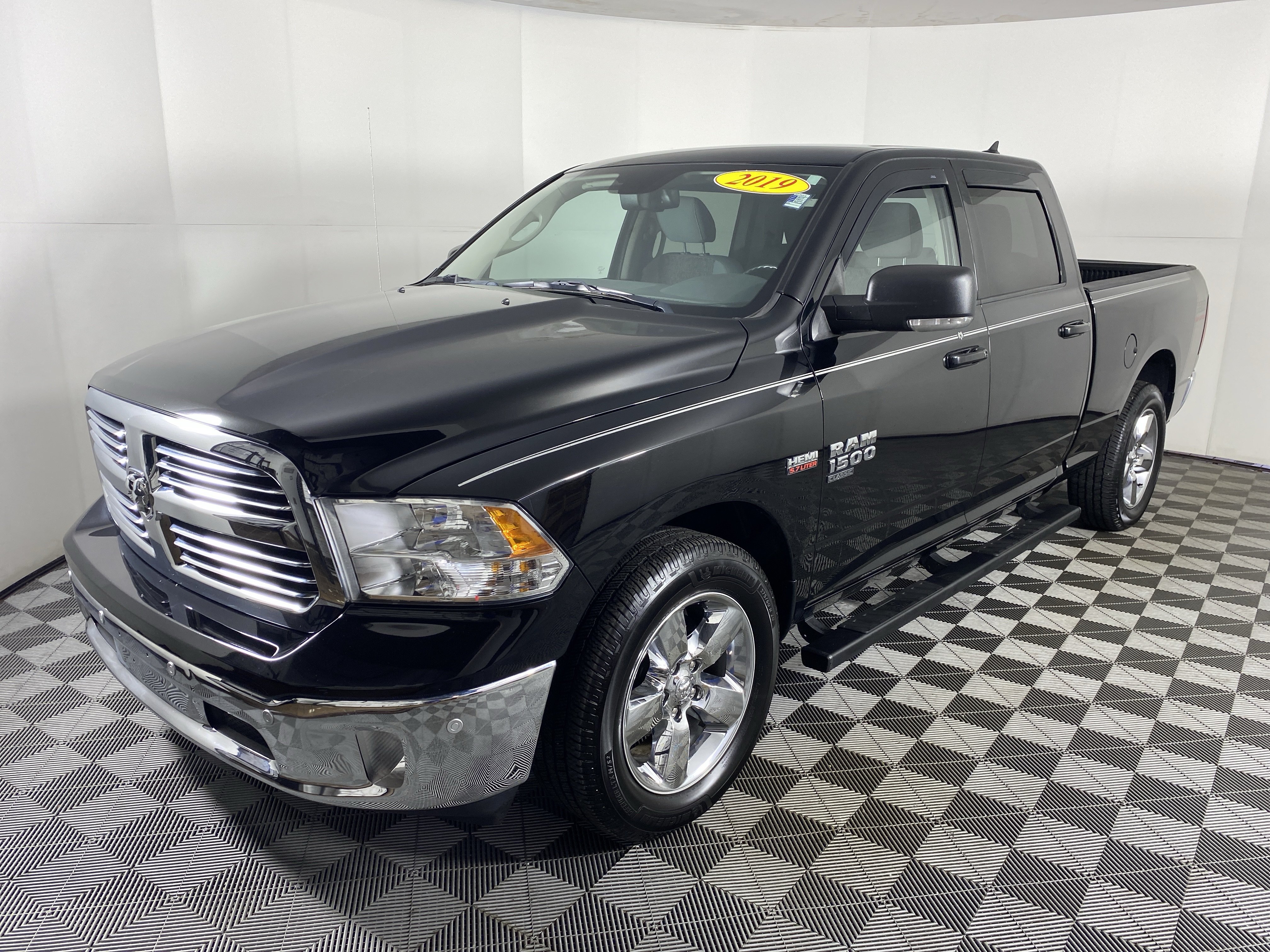 Used 2019 RAM 1500 Big Horn AWD/4WD image 9