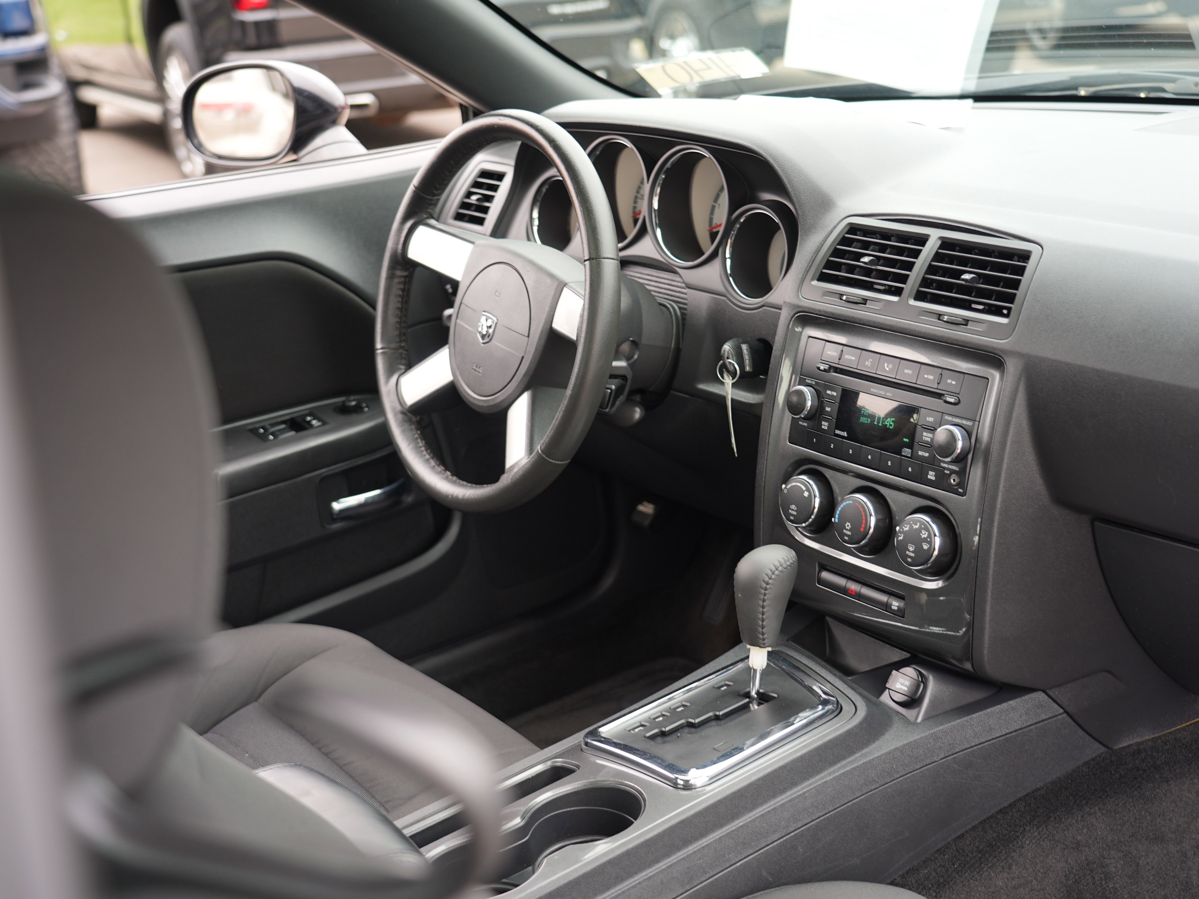 Used 2009 Dodge Challenger R/T RWD image 27