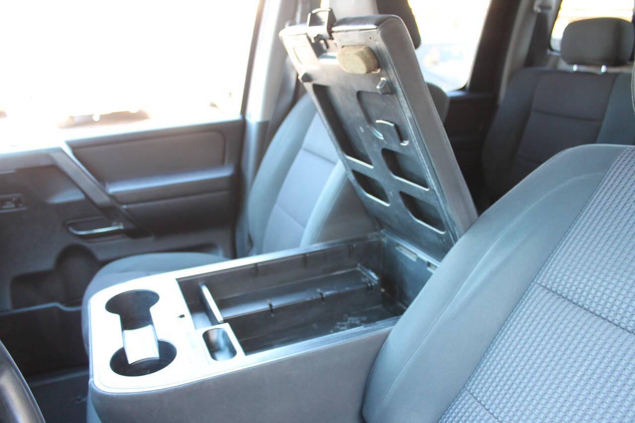 Used 2010 Nissan Titan SE RWD image 33