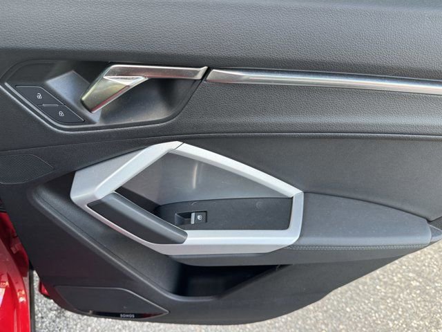 Used 2023 Audi Q3 2.0T Premium Plus w/ Premium Plus Package image 32