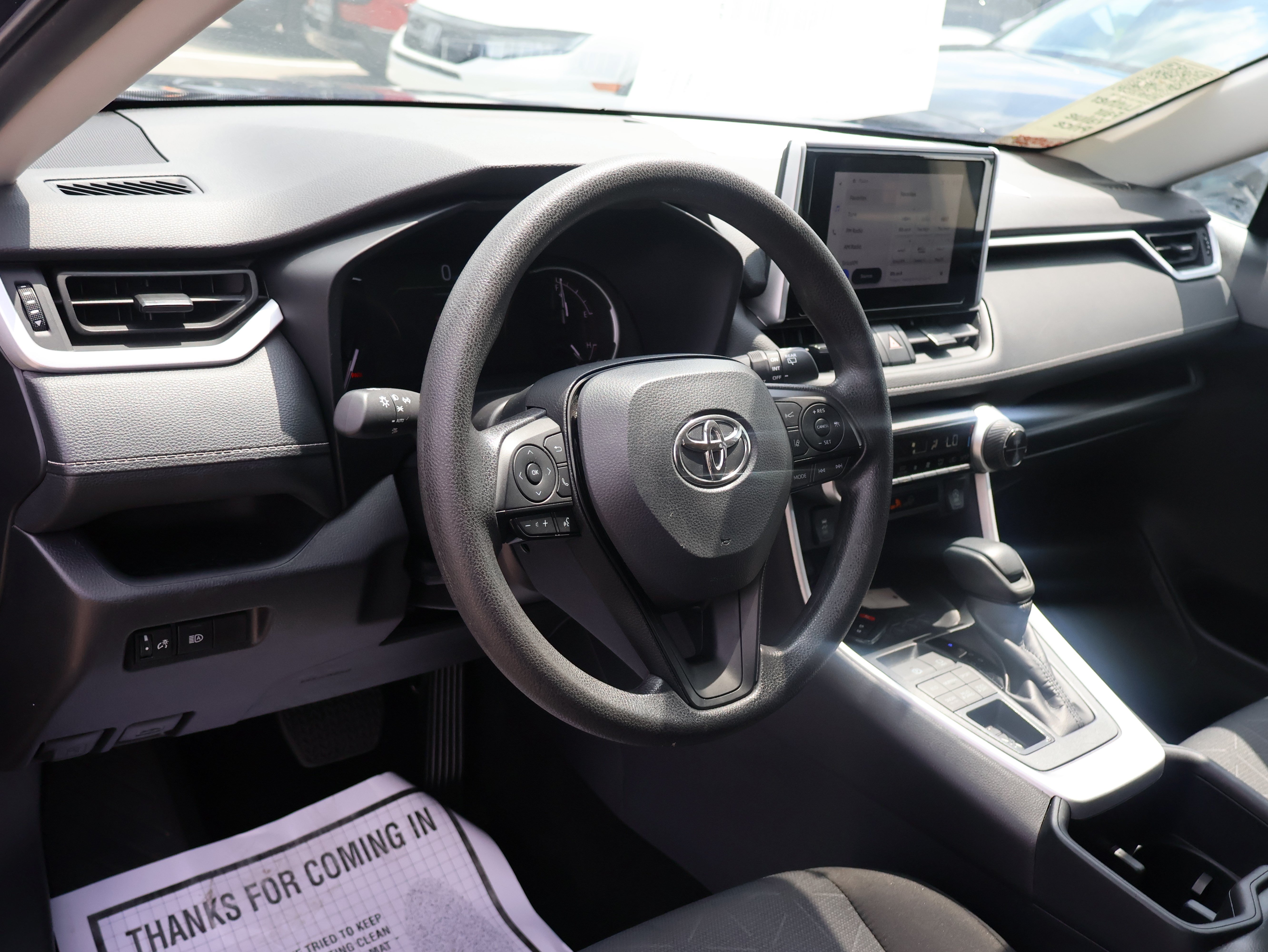 Used 2025 Toyota RAV4 XLE AWD/4WD image 23