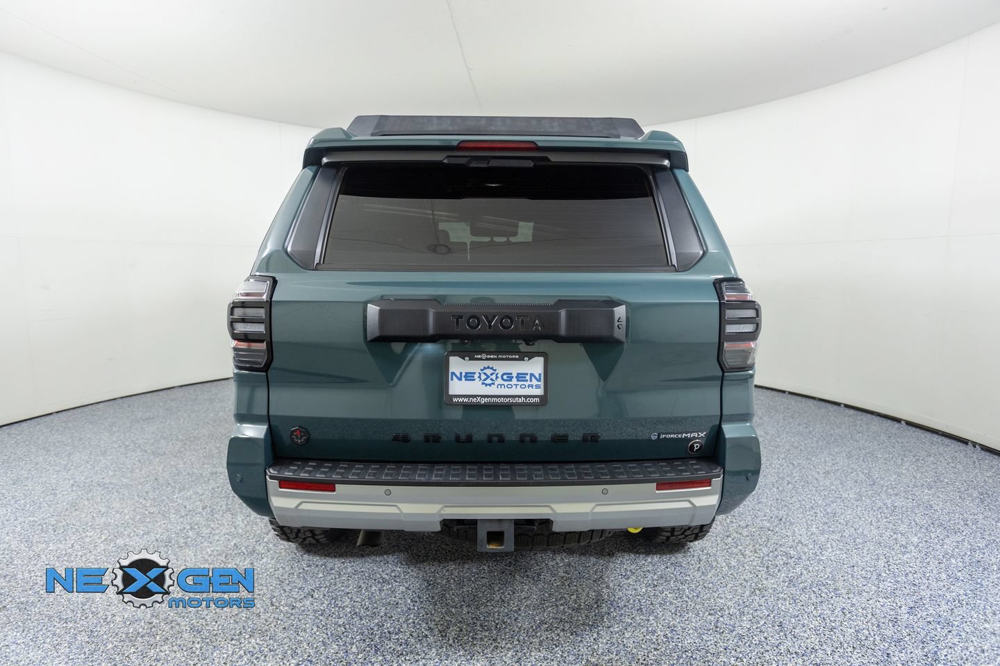 Used 2025 Toyota 4Runner Trailhunter AWD/4WD image 6