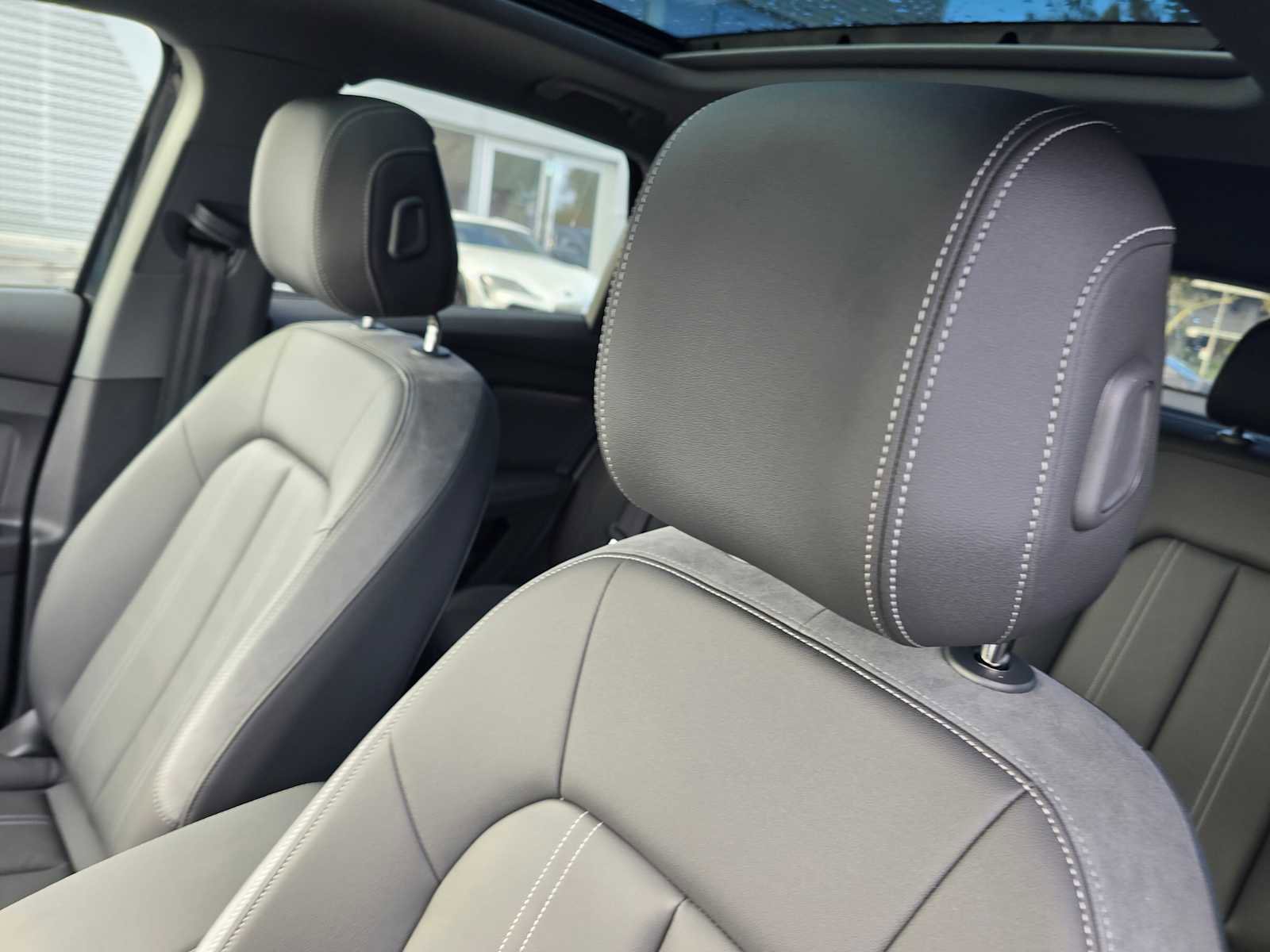 New 2026 Audi Q4 e-tron Premium image 25