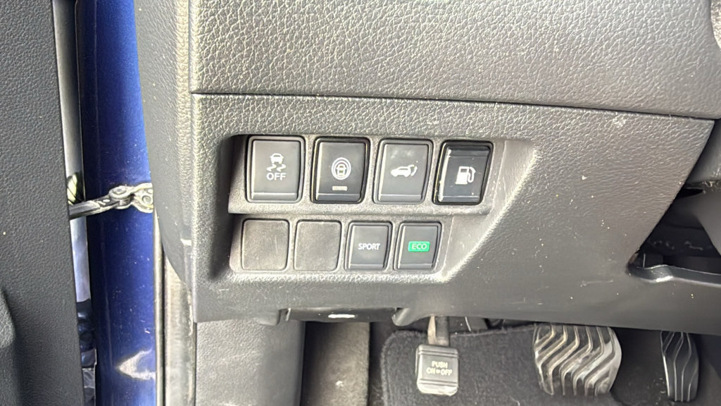 Used 2019 Nissan Rogue SV FWD image 35