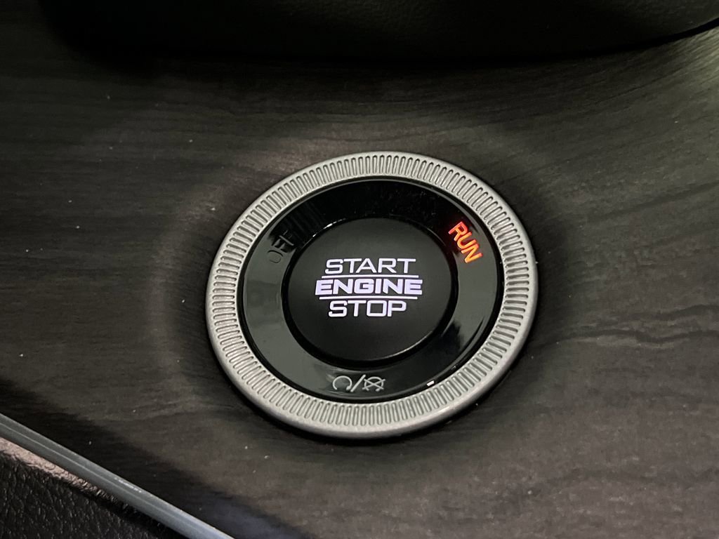 New 2025 Jeep Grand Cherokee Limited w/ Black Appearance Package image 22