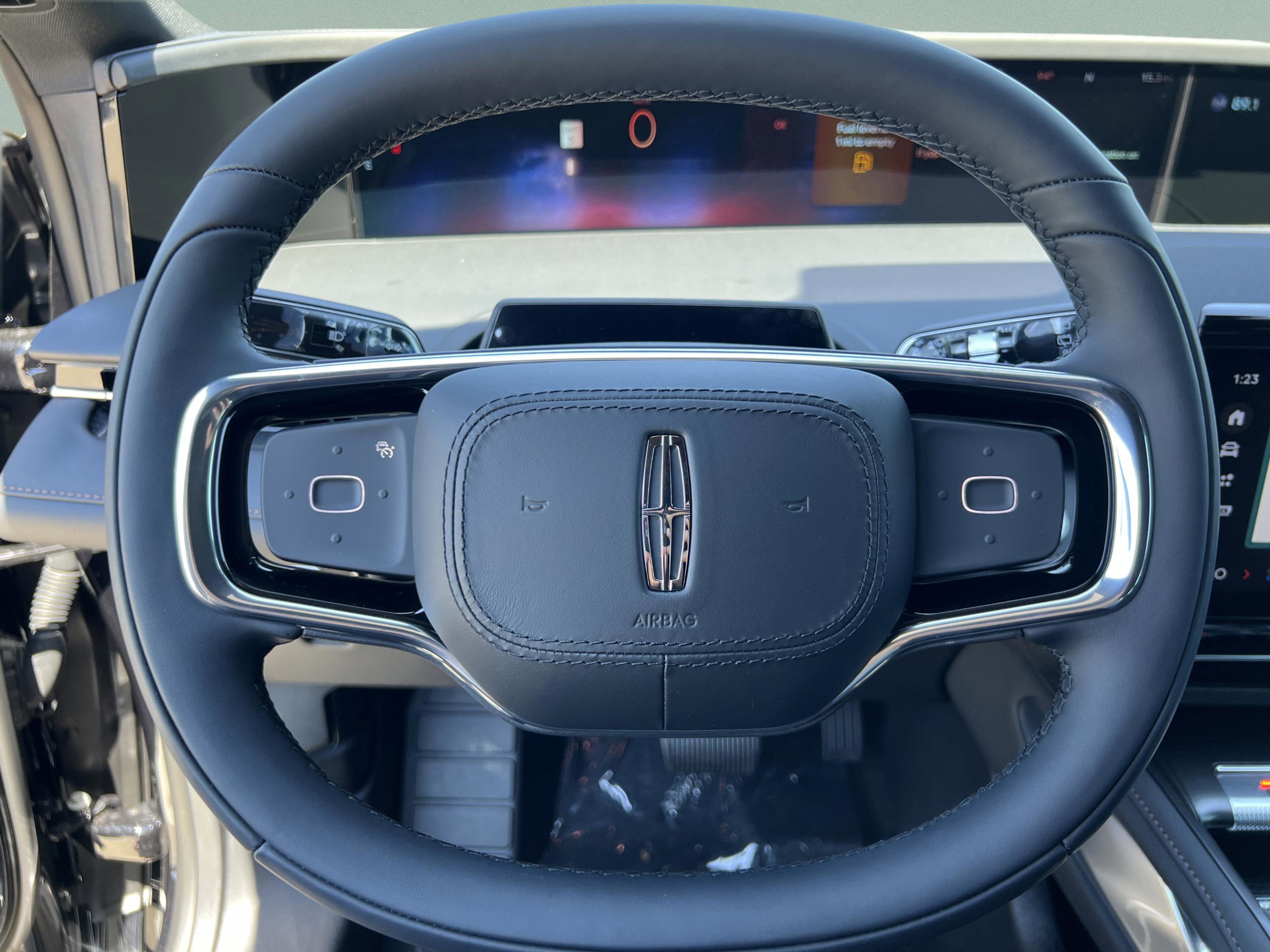 New 2025 Lincoln Nautilus Premier w/ Equipment Group 102A image 16