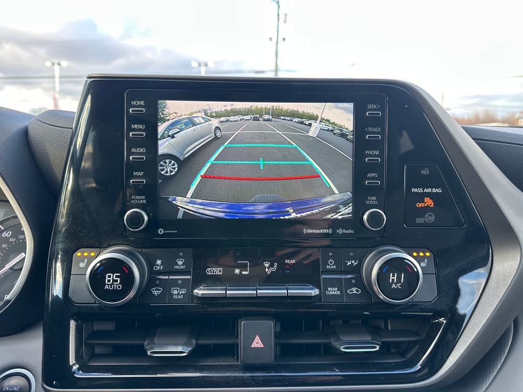 Used 2021 Toyota Highlander XLE image 26