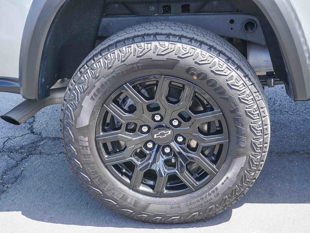 Used 2024 Chevrolet Colorado Trail Boss w/ Advanced Trailering Package AWD/4WD image 7