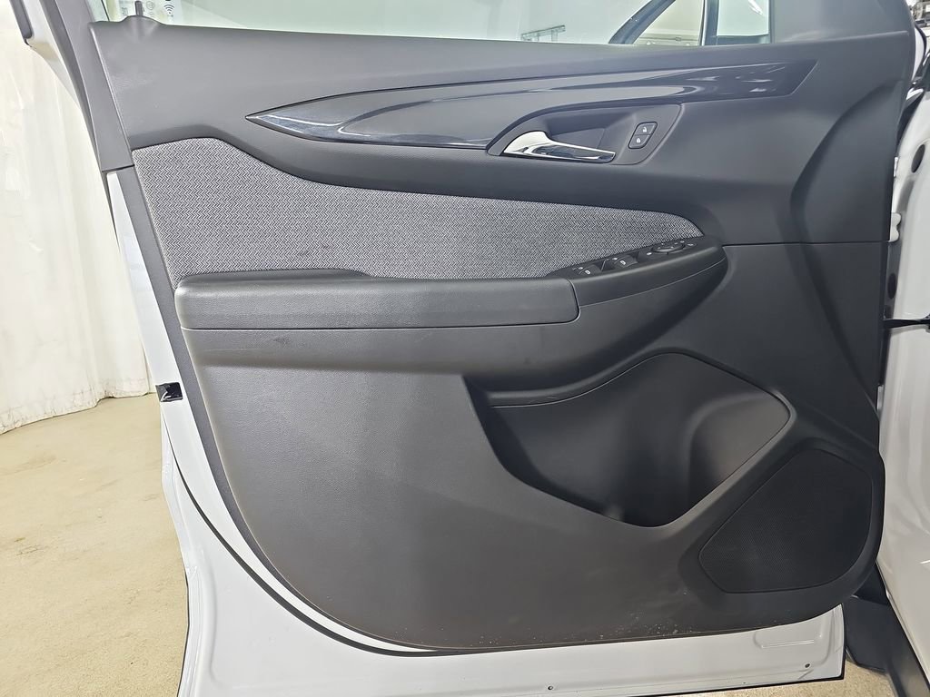 Certified 2024 Chevrolet TrailBlazer LT w/ Driver Confidence Package image 31