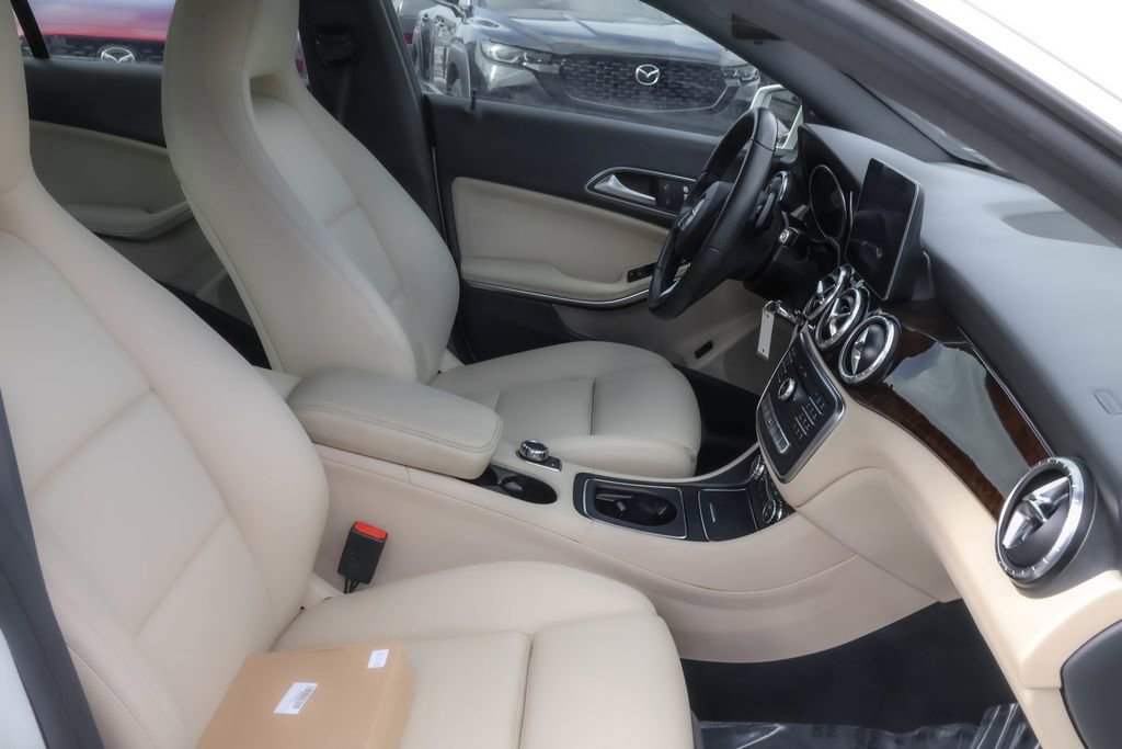 Used 2018 Mercedes-Benz CLA 250 4MATIC image 32