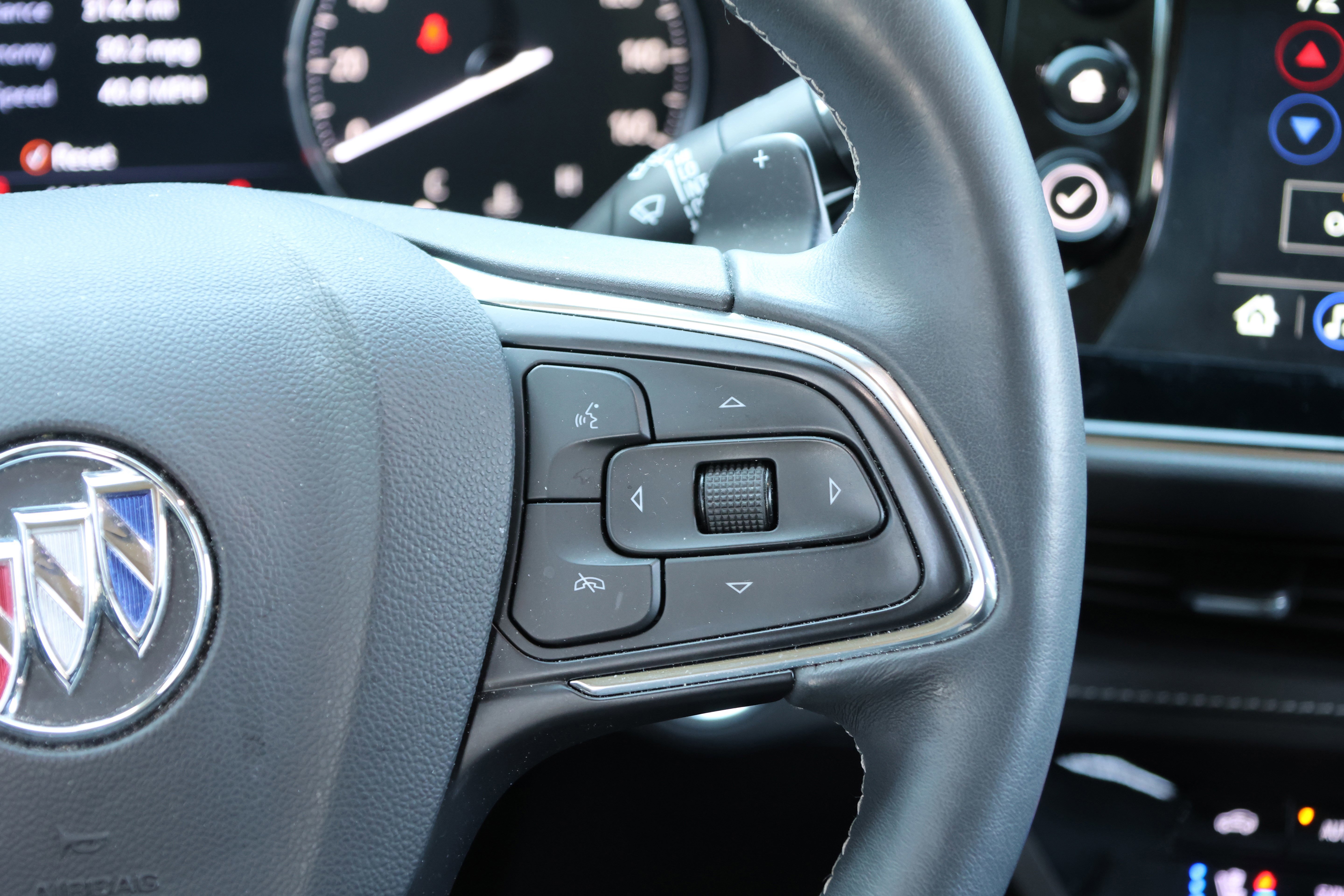 Used 2022 Buick Envision Avenir w/ Technology Package II FWD image 26
