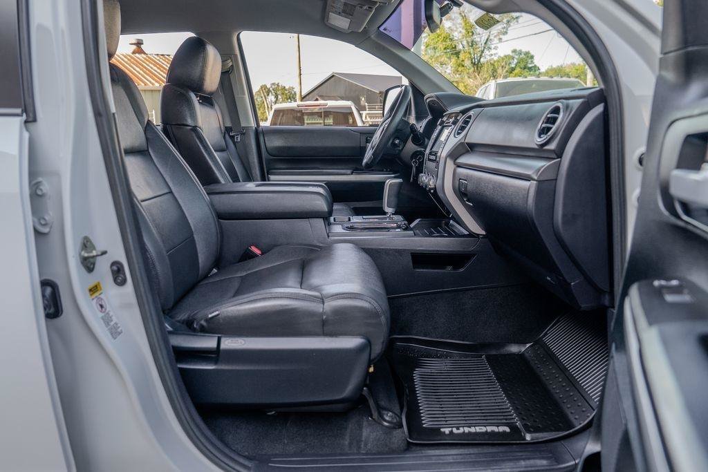Used 2017 Toyota Tundra SR5 w/ SR5 Upgrade Package AWD/4WD image 24