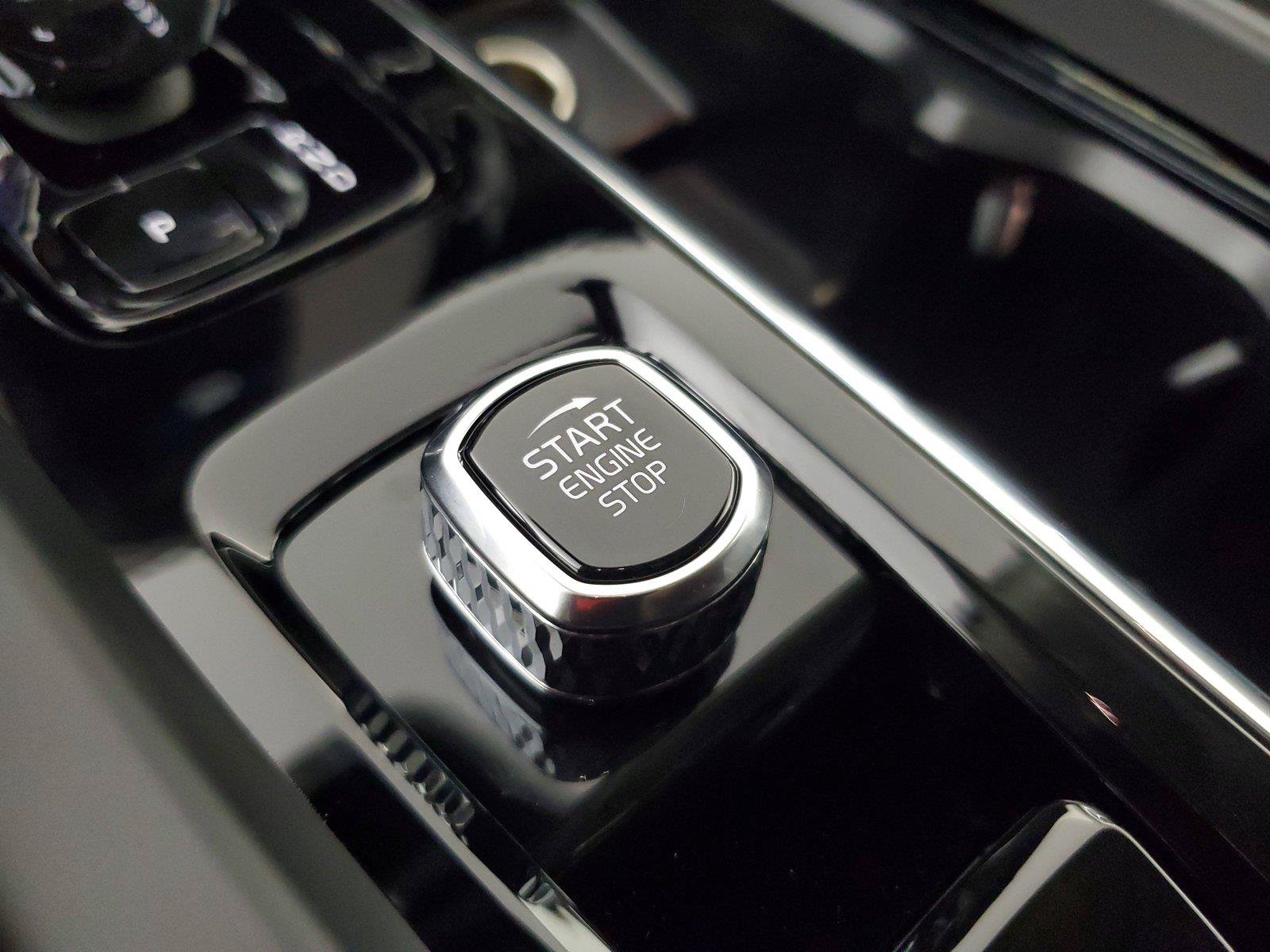 New 2027 Volvo XC60 B5 Ultra AWD/4WD image 33