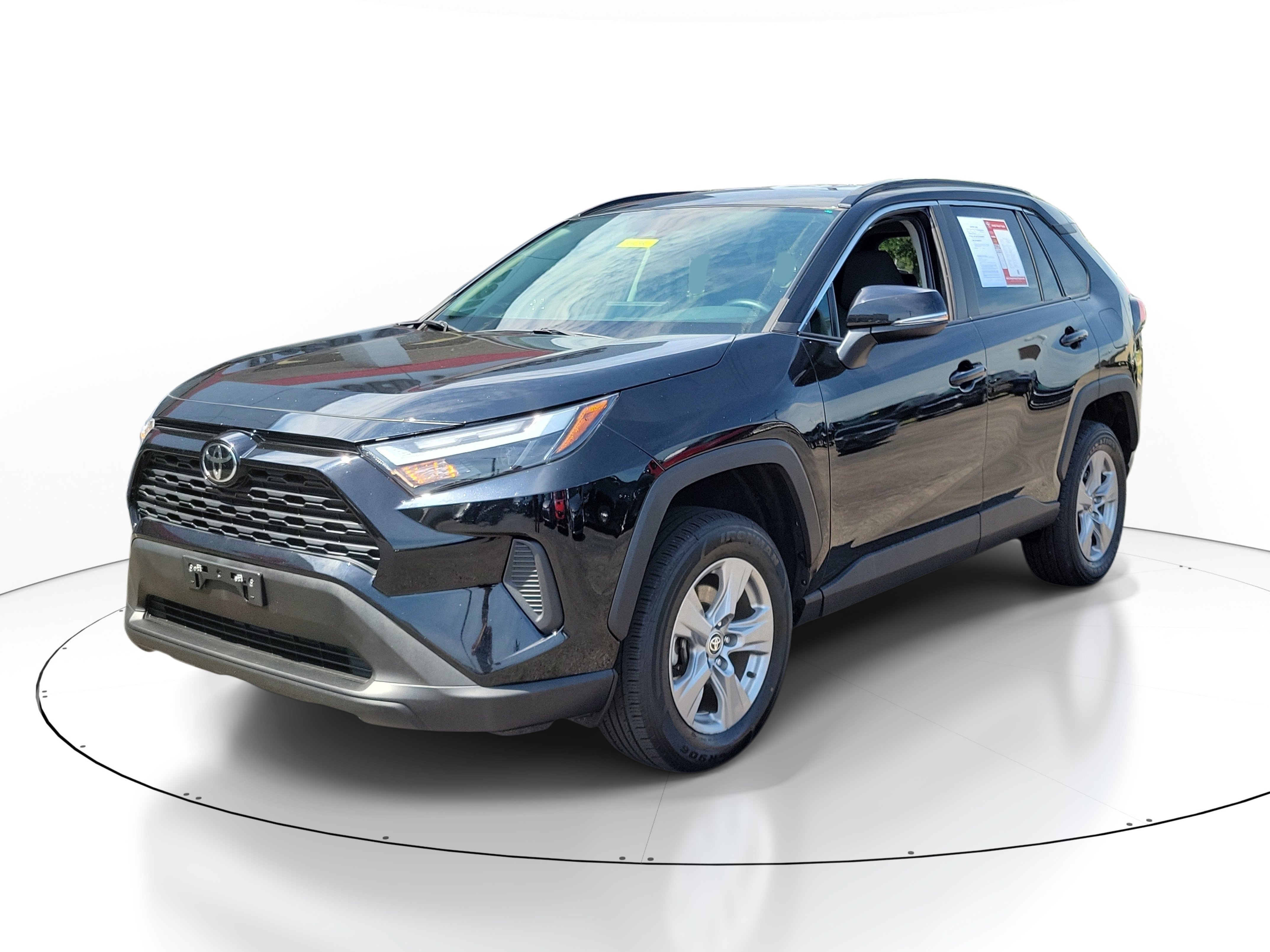 Used 2024 Toyota RAV4 XLE AWD/4WD image 2