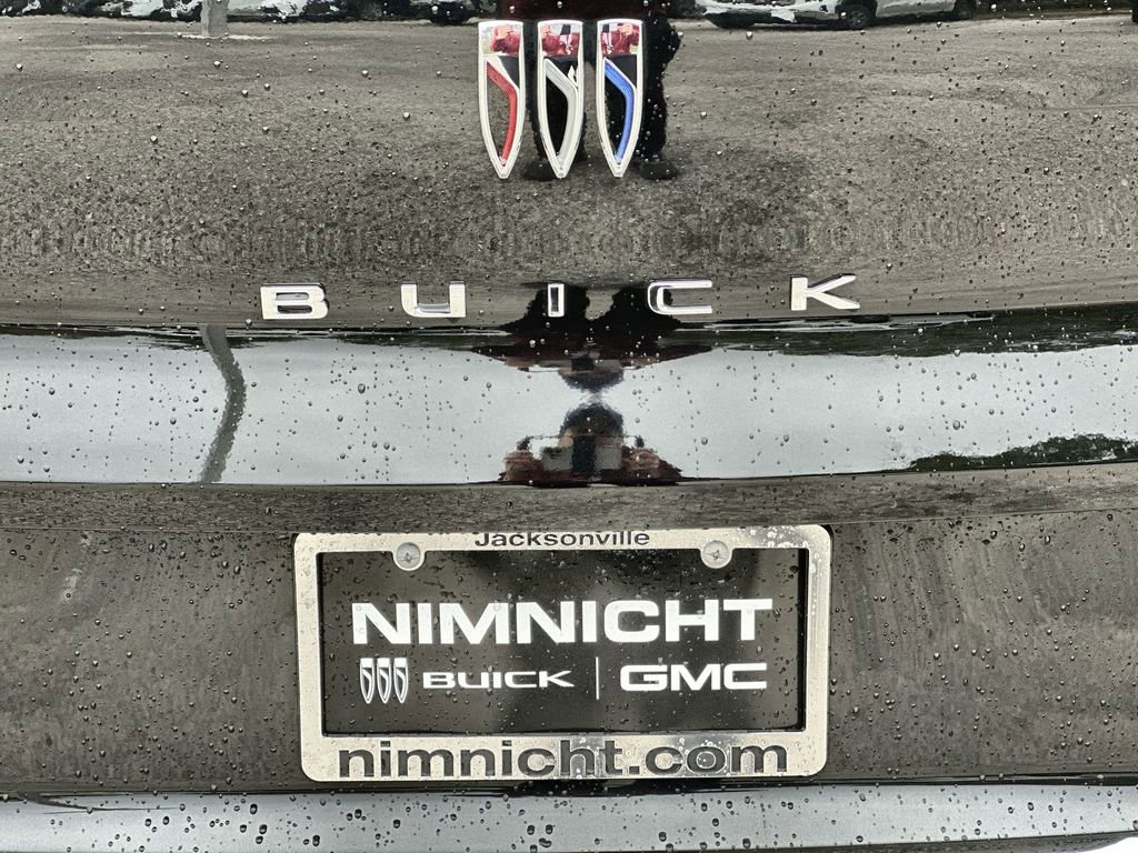 Used 2025 Buick Envista Preferred FWD image 32