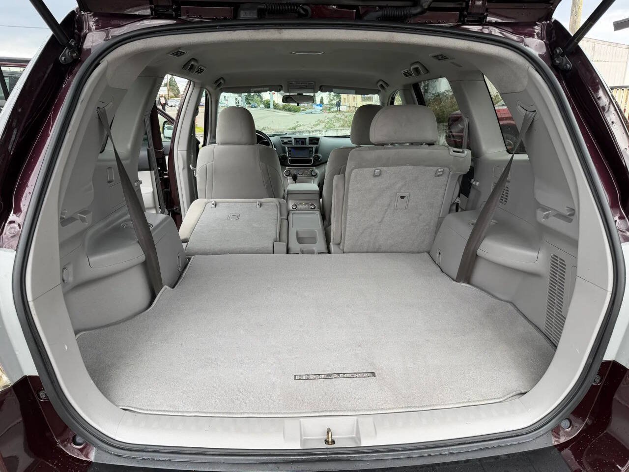 Used 2013 Toyota Highlander Plus AWD/4WD image 19