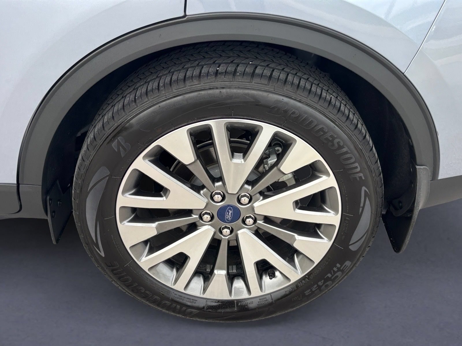 Used 2022 Ford Escape Titanium FWD image 9