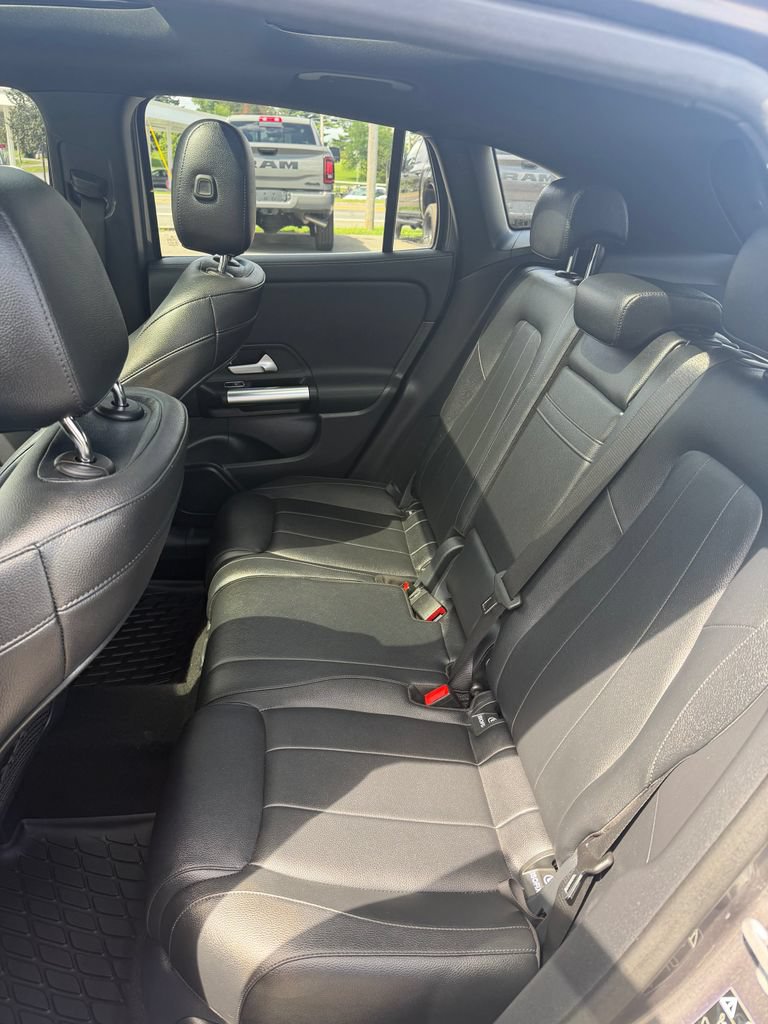 Used 2021 Mercedes-Benz GLA 250 4MATIC image 10