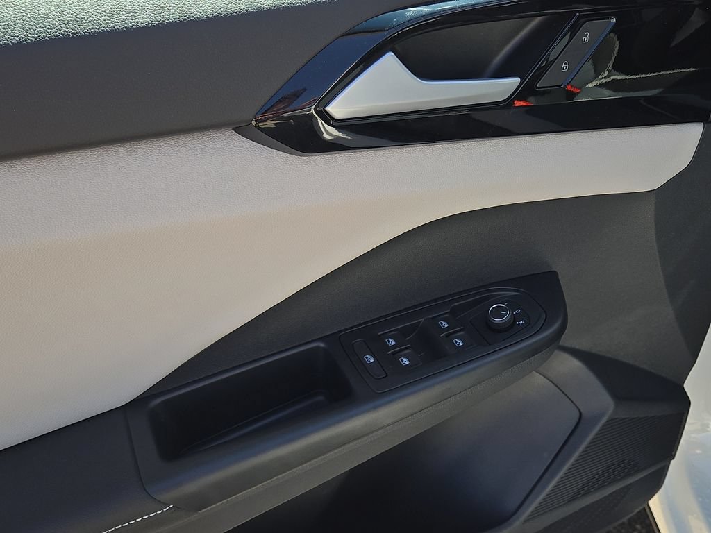 New 2026 Volkswagen Taos S FWD image 17