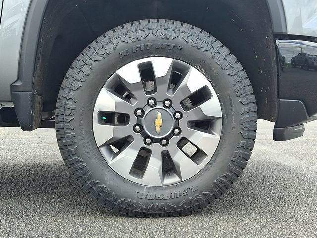Used 2024 Chevrolet Silverado 2500 Custom w/ Custom Value Package AWD/4WD image 4