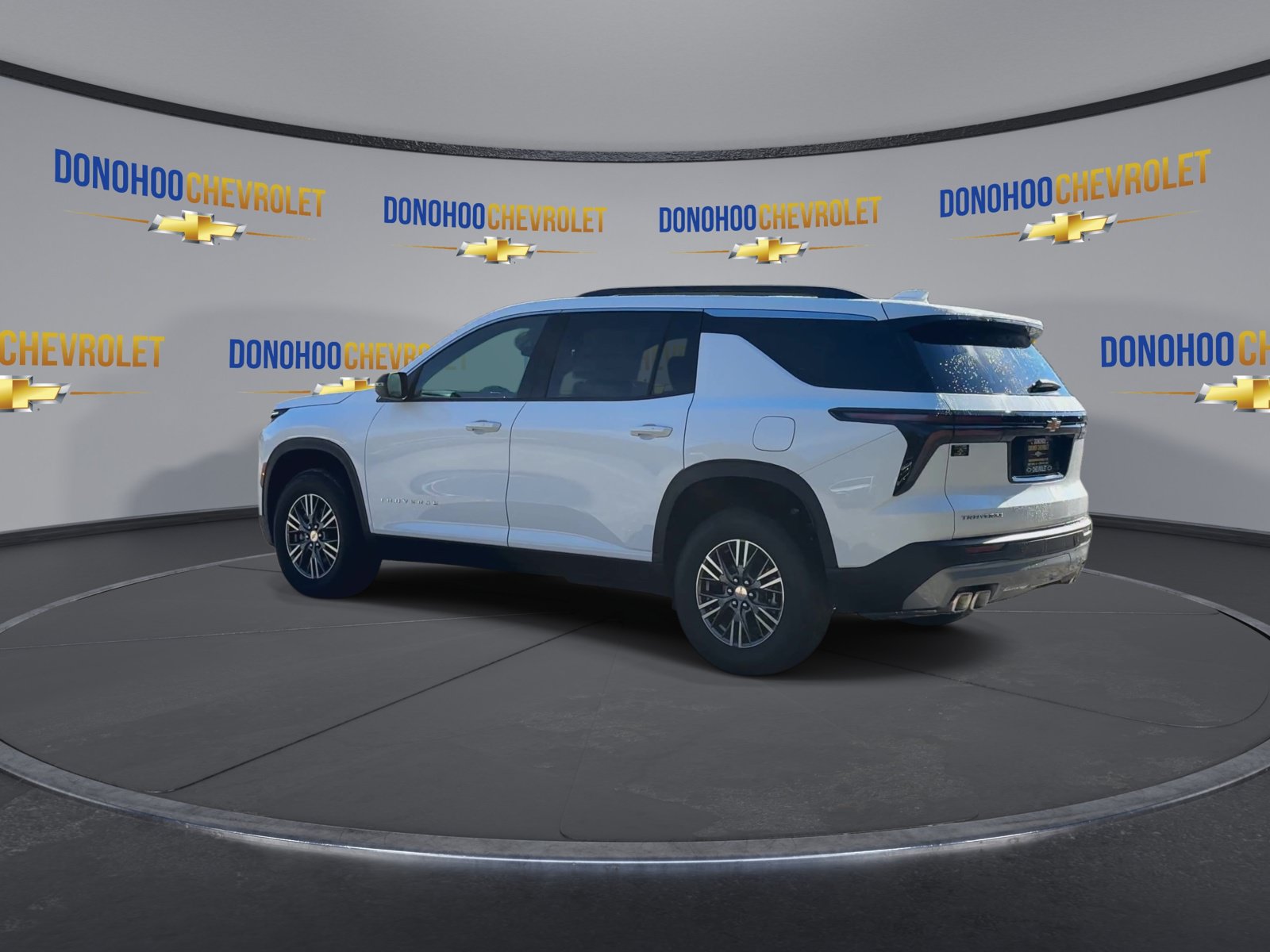 New 2027 Chevrolet Traverse LT FWD image 6